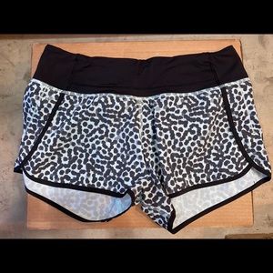 Lululemon cheetah print shorts size 6